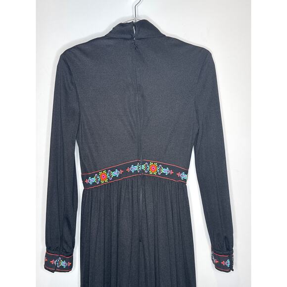 1970s Domino Fashions Black Maxi Dress with Folk Embroidered Trim USA made small - Picture 14 of 14